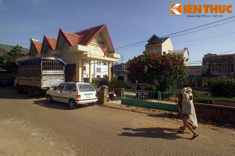 Giai ma nha ga co co suc song manh liet nhat Da Lat