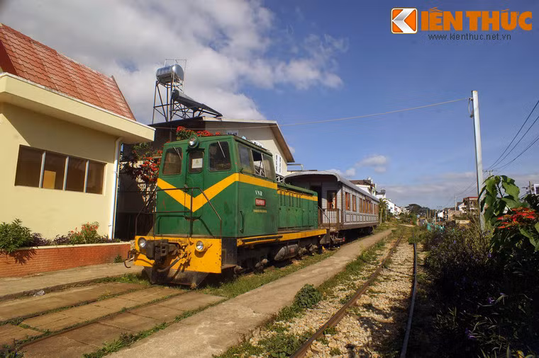 Hoạt động từ năm 1932, mỗi ngày có hai chuyến tàu chạy tuyến Đà Lạt – Tháp Chàm đến và đỗ tại nhà ga nhỏ này.