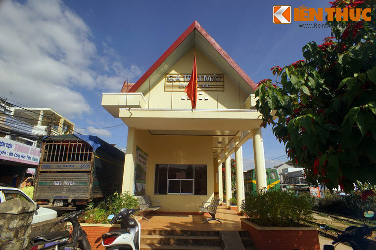 Nằm giữa ga Đà Lạt và ga Đa Thọ, ga Trại Mát được xây vào đầu thập niên 1930. Nằm ở độ cao 1.550 mét so với mực nước biển, đây là ga cao nhất trên toàn tuyến đường sắt Phan Rang - Đà Lạt.