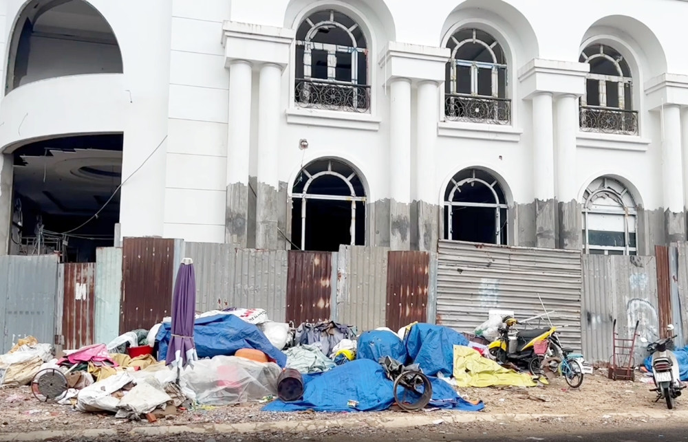 Tổng diện tích xây dựng của dự án là hơn 900 m2; tổng mức đầu tư lên đến hơn 113 tỷ đồng, thời gian cam kết hoàn thiện thi công là 18 tháng kể từ ngày khởi công. (Ảnh: SGGP).