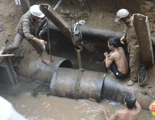 Ha Noi se lam mot duong ong dan nuoc song Da khan cap