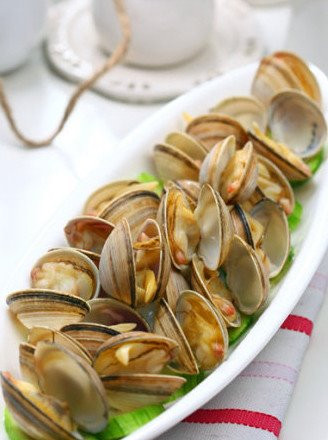 Mướp xào ngao cũng rất phù hợp cho low carb. Trong 100g ngao có 3g carb. Tỉ lệ này cực nhỏ nên bạn có thể chọn món ăn này trong những ngày đầu low carb.