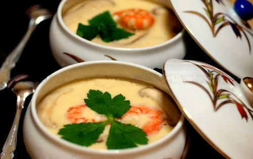 Trong các món ăn từ trứng vẫn còn một lượng carb cực nhỏ 100g trứng có 1g carb tuy nhiên nó cũng không ảnh hưởng quá lớn tới quá trình giảm cân của bạn. Món trứng hấp nên được lựa chọn vào thực đơn bữa sáng của 7 ngày lowcarb.