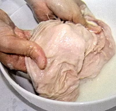 Món dạ dày lợn luộc của bạn lần nào cũng hôi dù bạn đã rửa rất kỹ, và dai nữa. Nguyên nhân thực ra rất đơn giản. 