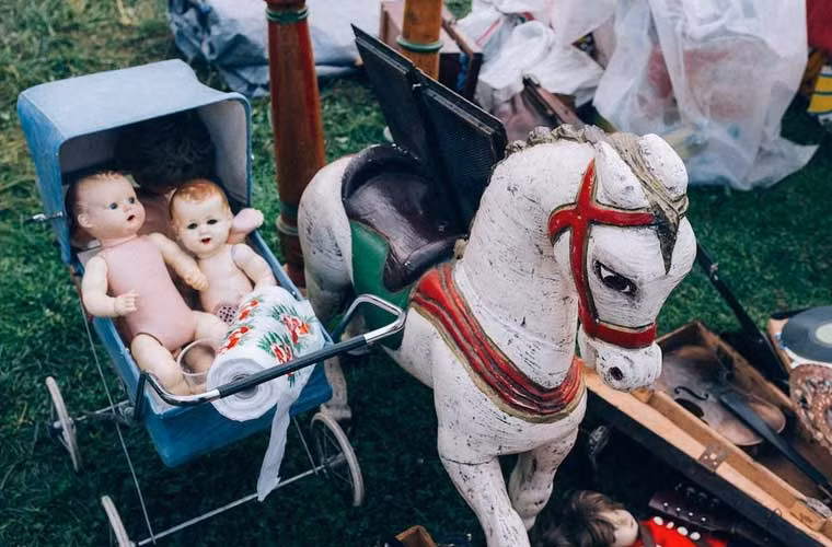 Nhiếp ảnh gia Hadju Tamas đã ghi lại những hình ảnh dân dã, mộc mạc tại một chợ quê ở Đông Âu, thu hút hàng nghìn người.