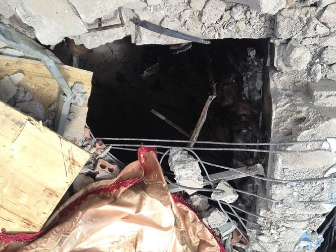 Kết thúc trận đánh, công an thu giữ 49 khẩu súng, hơn 7.000 viên đạn, 17 quả lựu đạn, 2 ô tô… CQĐT cũng đã khởi tố vụ án “Tàng trữ, sử dụng trái phép vũ khí quân dụng, phương tiện kỹ thuật quân sự” và “Chống người thi hành công vụ” để điều tra theo quy định. Ảnh: Căn hầm tại nhà Nguyễn Thanh Tuân đã bị san lấp lối vào nhưng bên trong vẫn giữ được kết cấu xây dựng.