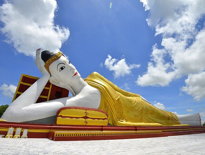 Hàng năm, Monyawa thu hút hàng triệu khách du lịch tới khám phá, không chỉ bởi cảnh đẹp của thiên nhiên mà còn bởi công trình tôn giáo độc đáo, có một không hai trên thế giới.