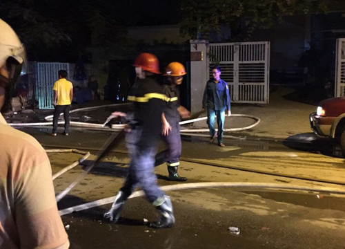 TP HCM: Hai vu chay trong dem, nhieu cu gia bi ket trong nha-Hinh-3