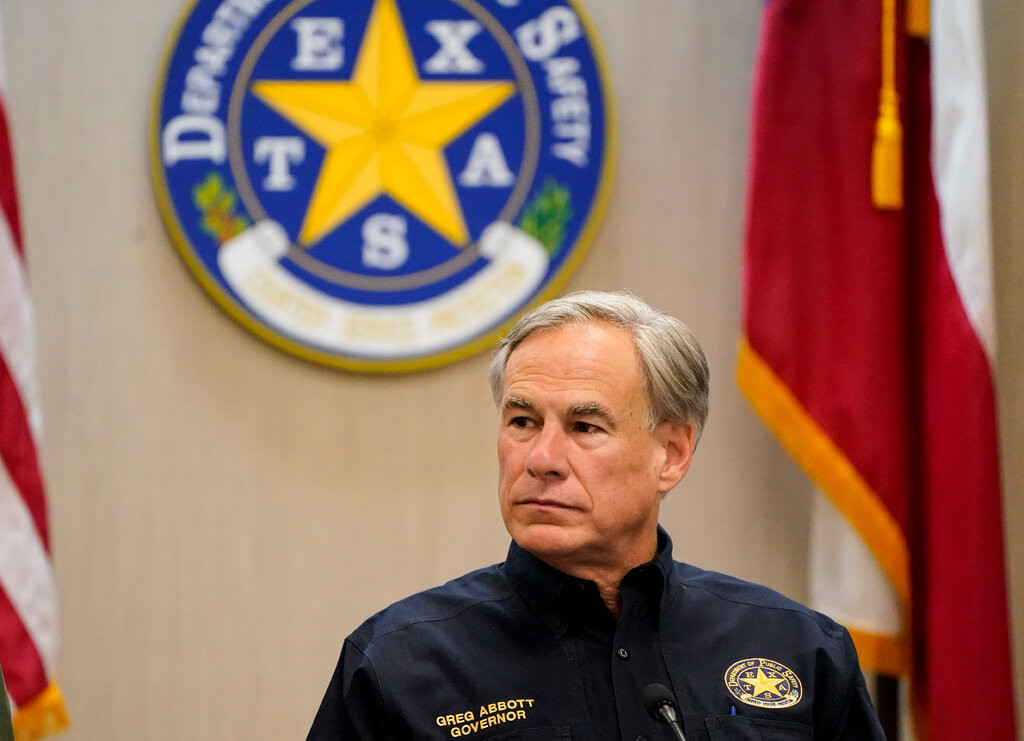 Năm 2002, ông tranh cử chức Tổng chưởng lý bang Texas và giành chiến thắng, tái đắc cử các năm 2006 và 2010. Ảnh: NYT.