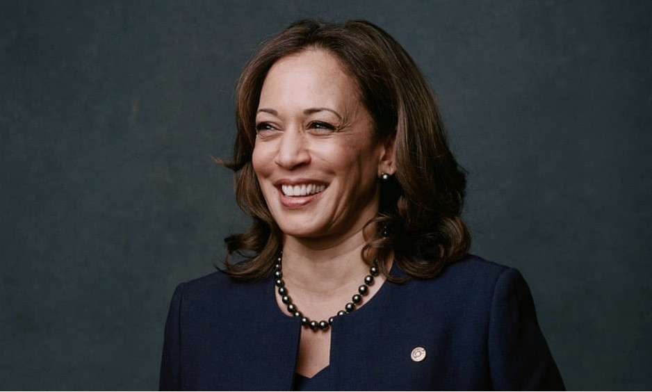 Vào ngày 8/11/2016, bà Harris đã đánh bại "đối thủ" Loretta Sanchez trong cuộc bầu cử Thượng viện Mỹ và trở thành Thượng nghị sĩ Mỹ thứ ba của bang California. Ảnh: Reuters.