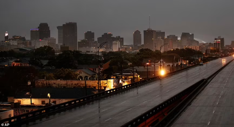 Được biết, bang Louisiana nằm trong số những nơi bị ảnh hưởng nặng nề bởi dịch COVID-19 đang bùng phát tại Mỹ.