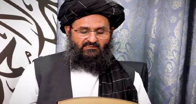Abdul Ghani Baradar tham gia nhóm phiến quân Mujahideen để chống lại chiến dịch quân sự của Liên Xô ở Afghanistan những năm 1980. Sau khi cuộc chiến kết thúc năm 1992, một cuộc nội chiến giữa các phe nhóm đối địch diễn ra tại Afghanistan. Trong thời gian đó, Baradar cùng chỉ huy cũ kiêm người anh rể nổi tiếng của ông ta là Mullah Mohammad Omar thành lập một ngôi trường đạo Hồi ở Kandahar. Ảnh: Ảnh: NC.