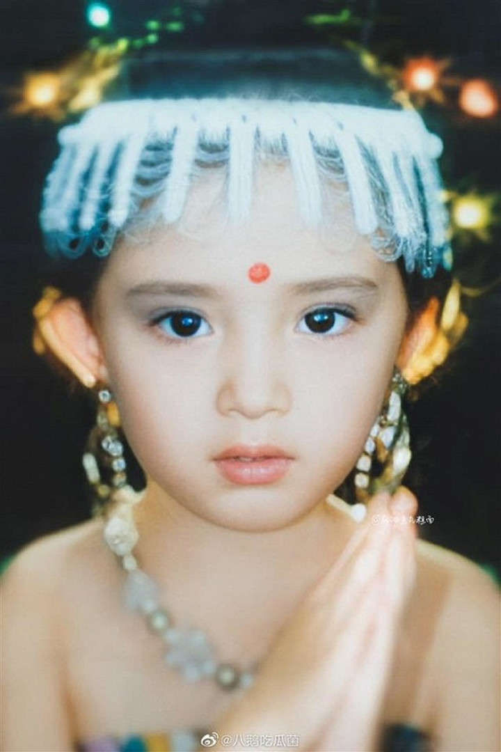 Vẻ xinh xắn đáng yêu của Dương Mịch khi còn nhỏ.