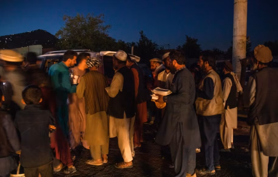 Tâm sự nhói lòng của người dân Afghanistan chạy loạn - Hình 2 Tam su nhoi long cua nguoi dan Afghanistan chay loan-Hinh-2