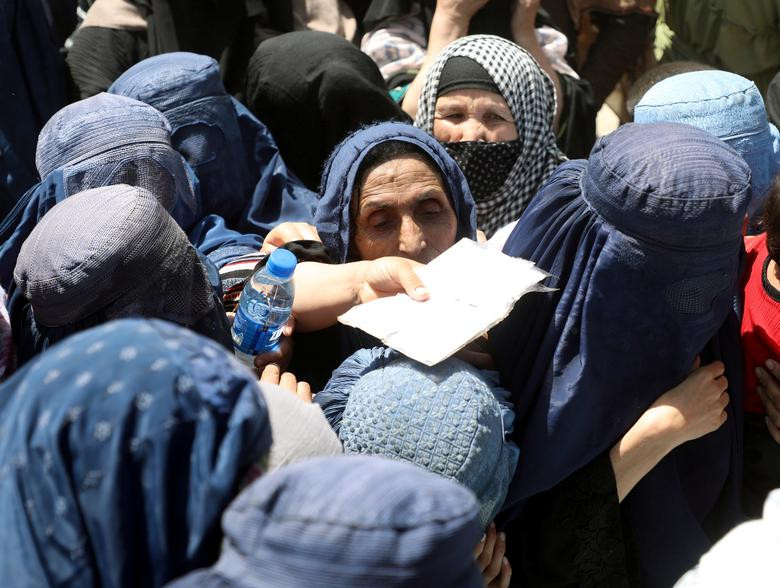 Trong báo cáo được công bố hồi tháng 7, Liên Hợp Quốc cho biết, gần 2.400 dân thường Afghanistan đã thiệt mạng hoặc bị thương trong tháng 5 và tháng 6/2021 khi giao tranh giữa Taliban và lực lượng an ninh Afghanistan leo thang.