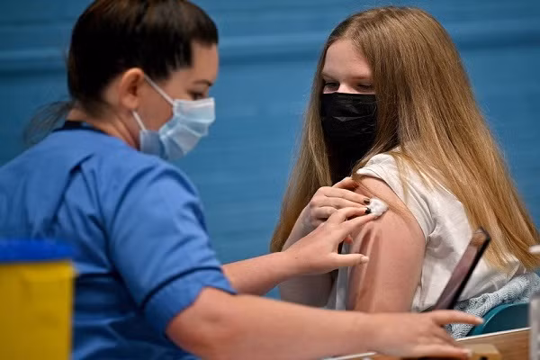 Biet gi ve hieu qua cua vac xin COVID-19 truoc bien the Delta?