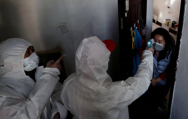 “Theo kết quả điều tra dịch tễ học, xét nghiệm axit nucleic và giải trình tự gen, các trường hợp đều nhiễm biến thể Delta và liên quan đến các ca bệnh đã được xác nhận trước đó của một đoàn du lịch ở Hoài An, Giang Tô”, ông Liễu Đông Như, Phó Chủ nhiệm Ủy ban Y tế tỉnh Hồ Bắc, thông báo về đợt dịch lần này của Vũ Hán hôm 4/8. Ảnh: CD.