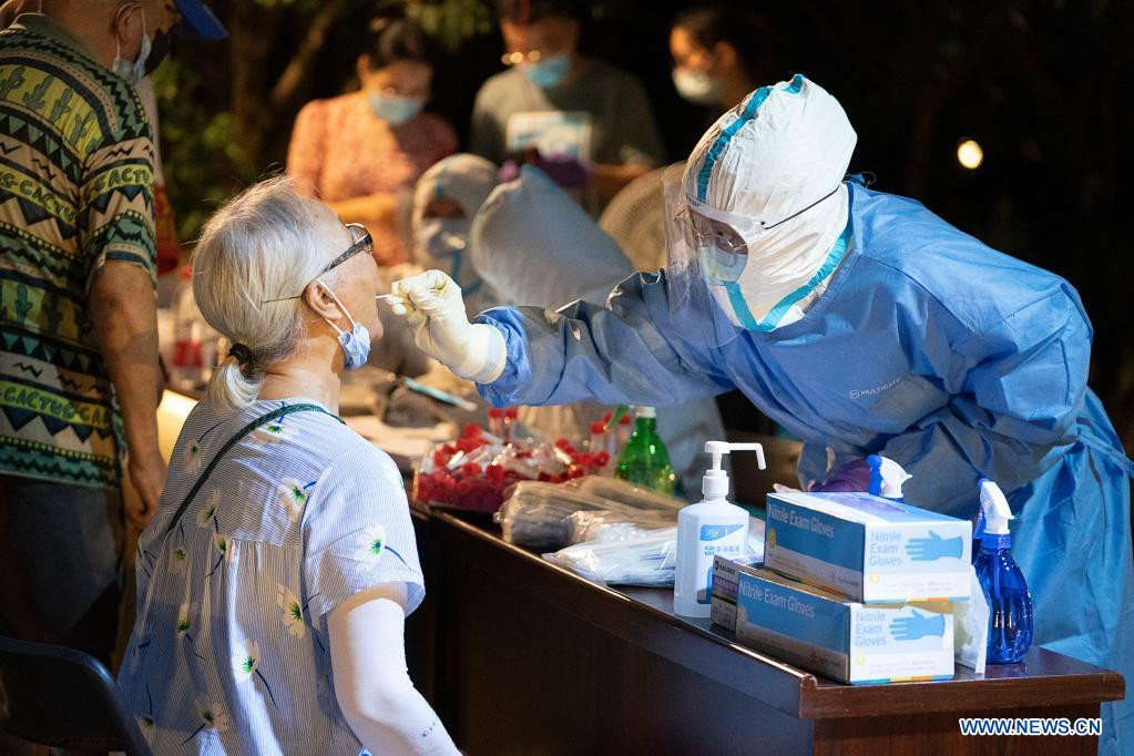 Ngay sau khi dịch tái bùng phát, Bí thư tỉnh ủy Hồ Bắc đã triệu tập cuộc họp với Ban Chỉ huy phòng chống dịch Vũ Hán, yêu cầu thực thi nhanh chóng, quyết liệt và chuẩn xác các biện pháp phòng chống dịch nhằm khống chế dịch trong phạm vi nhỏ nhất và thời gian ngắn nhất. Ảnh: THX.