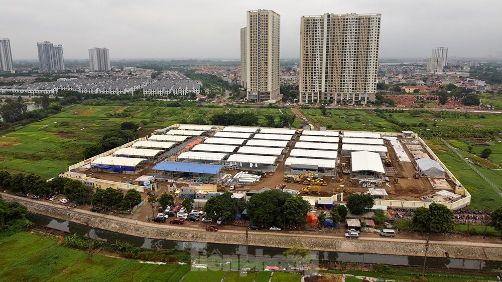 Benh vien da chien lon nhat Ha Noi sau hon 10 ngay xay dung