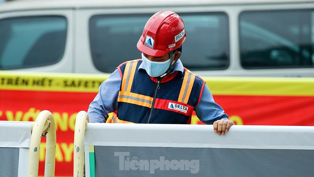 Benh vien da chien lon nhat Ha Noi sau hon 10 ngay xay dung-Hinh-2