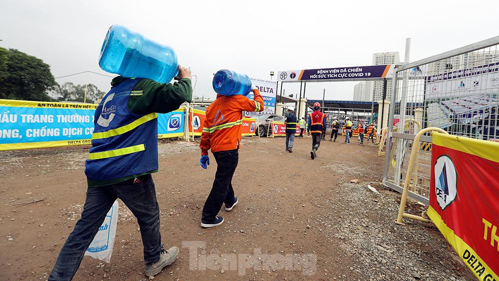 Benh vien da chien lon nhat Ha Noi sau hon 10 ngay xay dung-Hinh-3