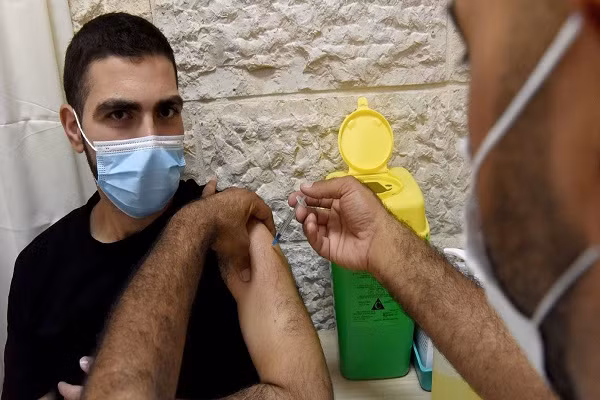 Chuyen gia Thuy Si: “Sieu bien chung COVID-22” co the nguy hiem toi dau?-Hinh-2