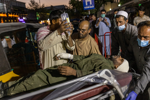 Toan canh vu danh bom kinh hoang o san bay Kabul, nhieu nguoi chet-Hinh-6