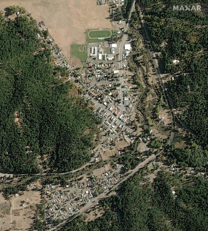 Được biết, nhiều cư dân trong thị trấn Greenville đã được yêu cầu sơ tán để đảm bảo an toàn trước khi đám cháy tấn công.