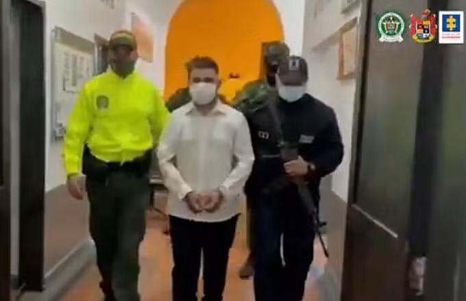 Trùm ma túy Luis, còn được biết đến với biệt danh là "Machete", bị truy nã từ năm 2017 và được cho là ẩn náu trên núi ở bang Antioquia, Colombia. Ảnh: Twitter. 