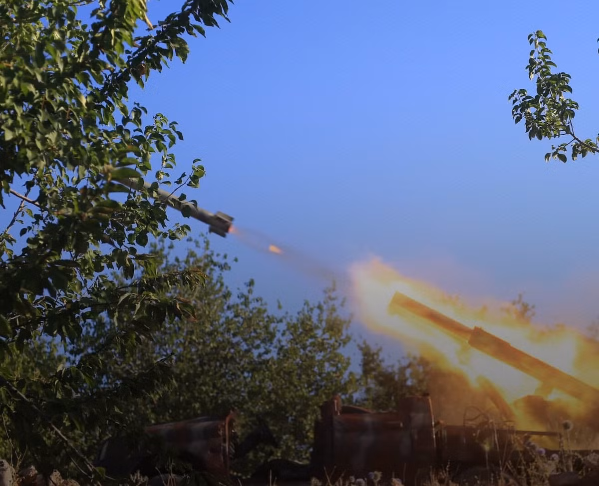 Phien quan lien tuc na phao, “choc tuc” Quan doi Syria