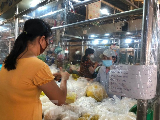 Bún, miếng, bánh phở... hiếm hoi xuất hiện tại chợ, giá tăng khoảng 50%