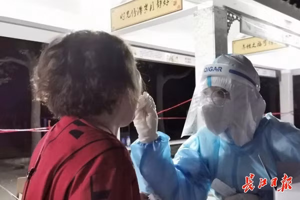 Trung Quoc: Vu Han xet nghiem Covid-19 toan thanh pho