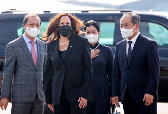 Pho Tong thong My Kamala Harris ket thuc chuyen tham Viet Nam-Hinh-3