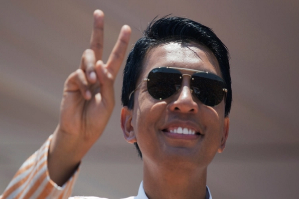 "Một số công dân nước ngoài và Madagascar bị bắt giữ hôm 20/7 trong cuộc điều tra về vụ tấn công nhắm vào an ninh quốc gia. Theo bằng chứng thu được, những người này đã lên kế hoạch ám sát nhiều quan chức cấp cao Madagascar, trong đó có nguyên thủ quốc gia", công tố viên Berthine Razafiarivony thông báo hôm 22/7. Ảnh: Reuters.