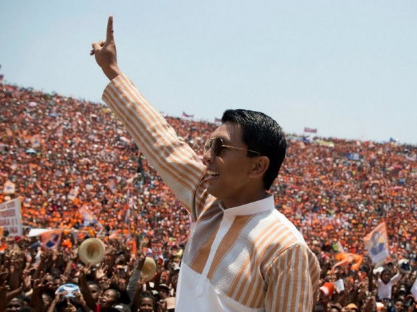 Trước đó, ngày 22/7, Madagascar cho biết nước này đã phá tan âm mưu ám sát Tổng thống Andry Rajoelina và bắt 6 nghi phạm, gồm hai người quốc tịch Pháp. Ảnh: Reuters.