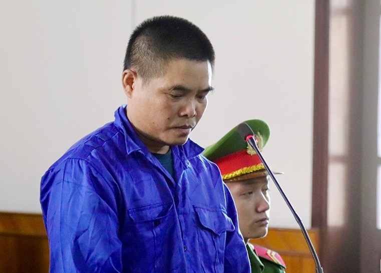 Giết người đi đường, kẻ thủ ác ở Hà Tĩnh lĩnh 21 năm tù Giet nguoi di duong, ke thu ac o Ha Tinh linh 21 nam tu