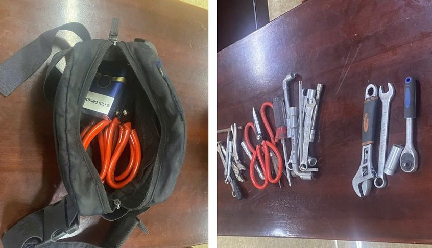 Ha Tinh: Bat giu o nhom chuyen trom hop den xe o to-Hinh-2