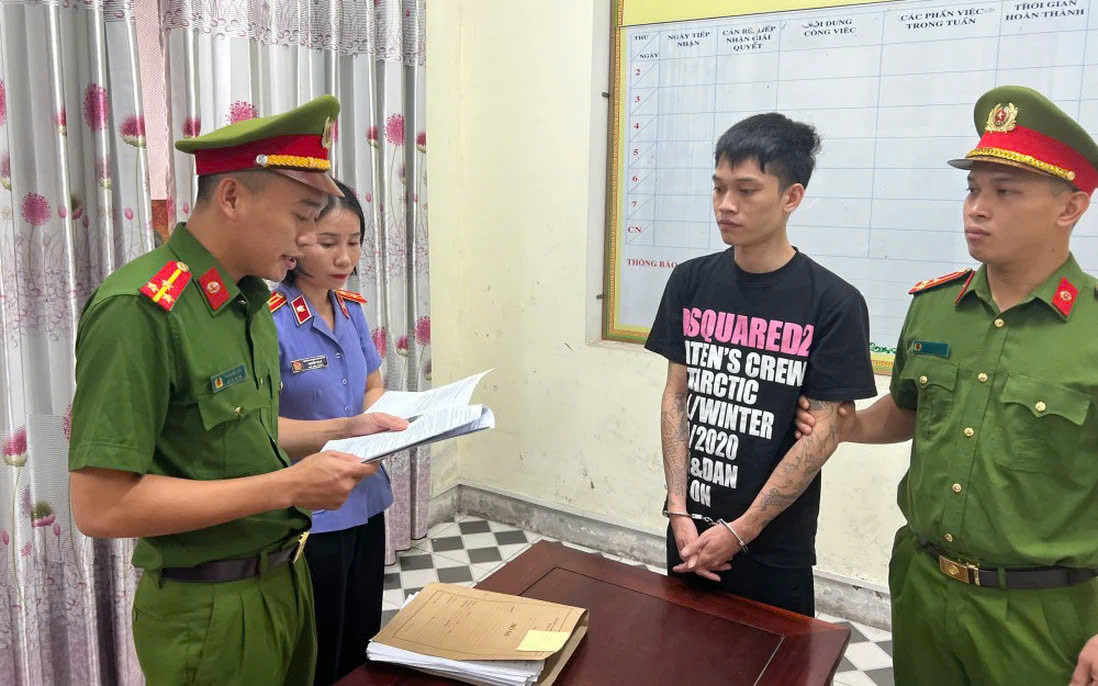 Lên mạng lừa bán vé xe, chiếm đoạt hàng trăm triệu đồng Len mang lua ban ve xe, chiem doat hang tram trieu dong 