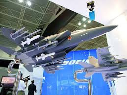 Trong các trận không chiến tương lai, F-15J JSI sẽ đóng vai trò là “ngựa thồ” vũ khí, với các loại vũ khí ngoại cỡ như tên lửa hành trình siêu thanh, tên lửa không đối không tầm xa; còn máy bay F-35 sẽ đóng vai trò thâm nhập sâu vào không phận đối phương, phát hiện và cung cấp thông tin cho F-15J JSI để thực hiện tiến công từ xa qua không gian mạng, theo thời gian thực.