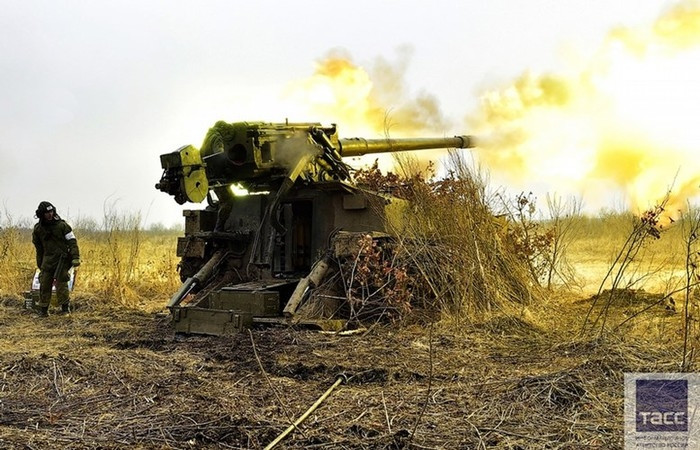 Pháo tự hành 2S5 gia nhập biên chế Quân đội Liên Xô từ năm 1976. Cũng trong năm này, việc sản xuất 2S5 Giatsint bắt đầu được tiến hành, kéo dài cho đến đầu những năm 1990. Hiện nay, những khẩu pháo này đã được Nga nâng cấp sâu với nhiều thay đổi.