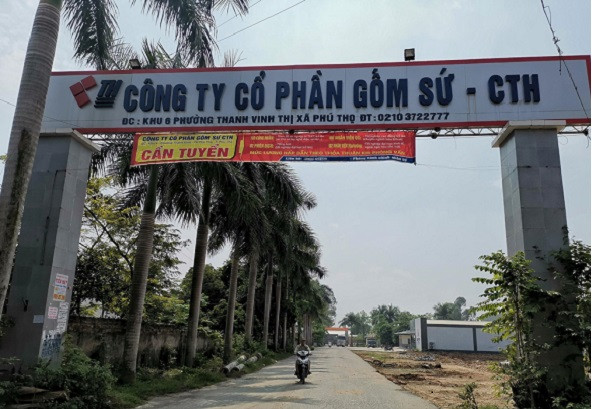 Gom su Thanh Ha ban 'chui” dau thai: Chu tich Nguyen Duc Truyen bi “xu” the nao?