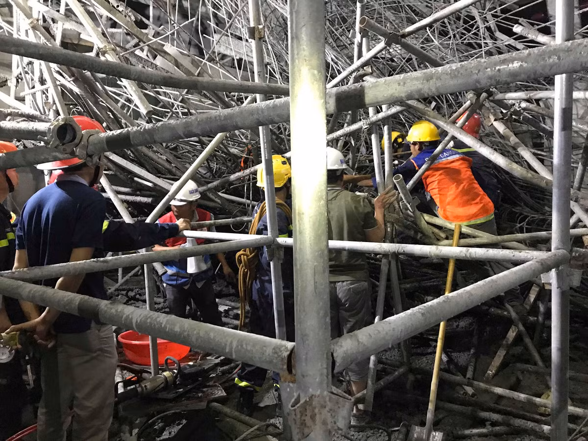 Sap gian giao cong trinh Trung tam Van hoa xu Dong: Tam dung thi cong-Hinh-3