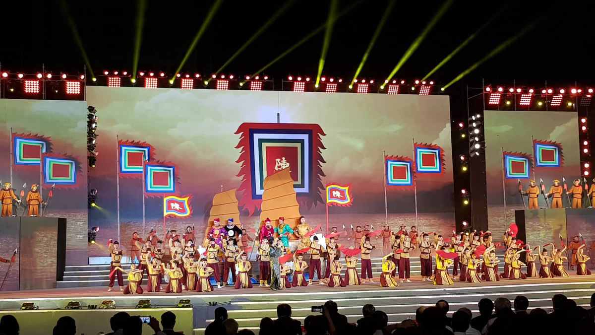 Tái hiện truyền thống vẻ vang của dân tộc.