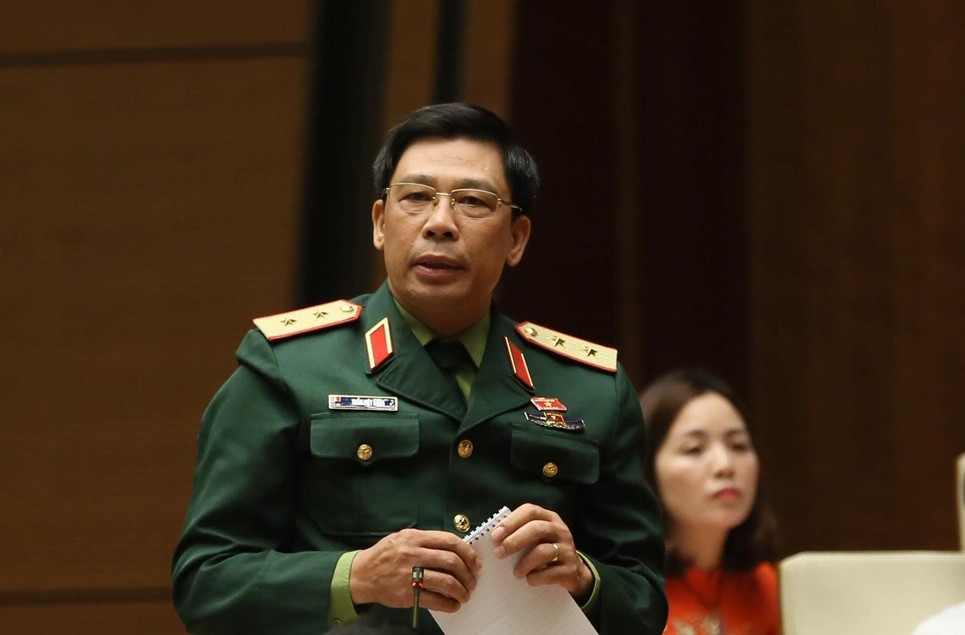 Trung tuong Tran Viet Khoa: Co thoi diem 35, 40 tau xam pham chu quyen bien Dong
