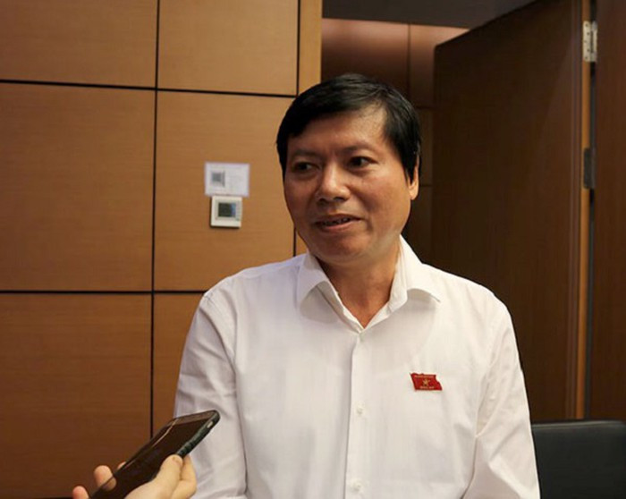 Pho Bi thu tinh Hoa Binh noi gi vu xa thai dau doc nuoc song Da?