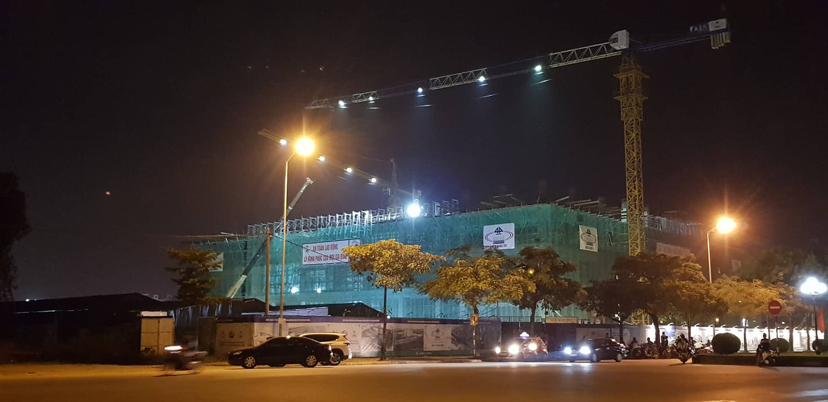 Sap gian giao cong trinh Trung tam Van hoa Xu Dong, mot so cong nhan bi thuong, mac ket