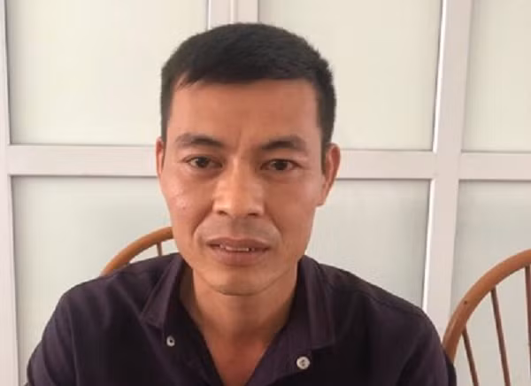 Xa dau thai dau doc nuoc song Da: Giam doc Trang 