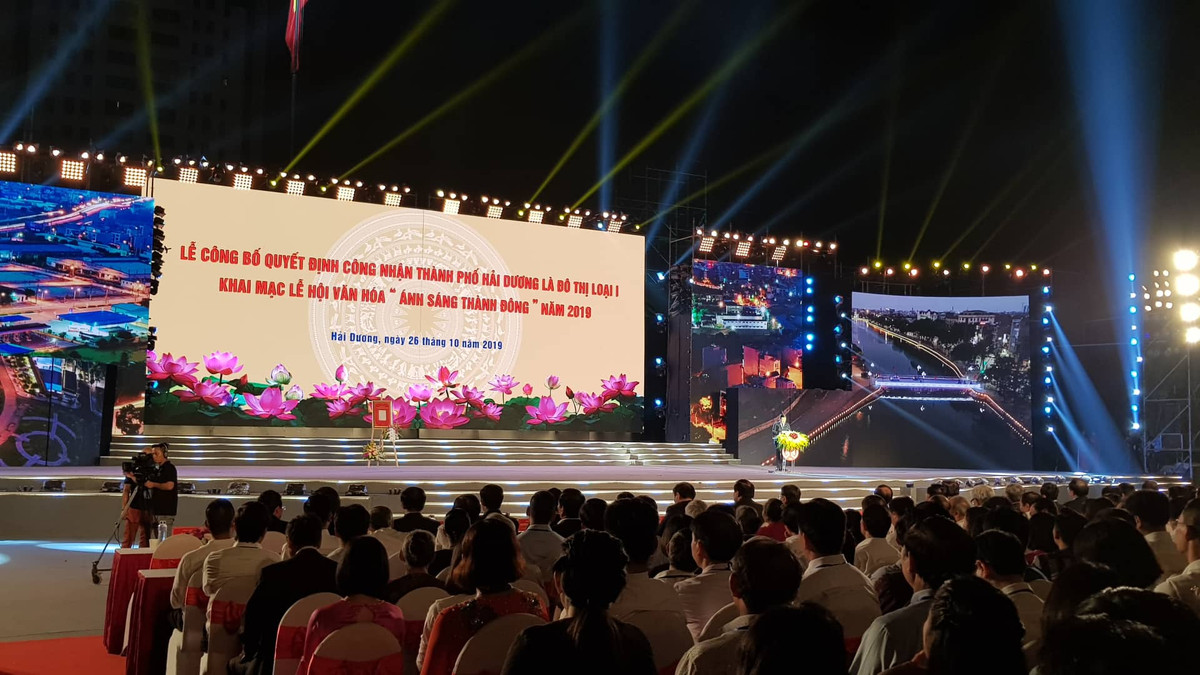 Để Hải Dương xứng đáng là đầu tàu trong việc xây dựng tỉnh Hải Dương sớm trở thành tỉnh công nghiệp theo hướng hiện đại như Nghị quyết Đại hội Đảng bộ tỉnh lần thứ XV đã đề ra, Phó Thủ tướng Trịnh Đình Dũng đề nghị tỉnh Hải Dương cần tiếp tục đẩy mạnh tái cơ cấu nền kinh tế theo hướng tập trung vào các ngành, lĩnh vực, sản phẩm có sức cạnh tranh và phù hợp với lợi thế của tỉnh, từ đó tập trung lập quy hoạch tỉnh theo quy định của Luật Quy hoạch. Trong đó chú ý rà soát, bổ sung, điều chỉnh, cập nhật, sửa đổi quy hoạch xây dựng, quy hoạch phát triển đô thị, quy hoạch phát triển nông thôn…