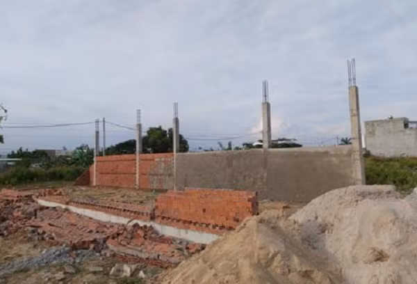 Vo Thanh tra So Xay dung Ba Ria - Vung Tau xay cong trinh trai phep: Dua hoi chong lam can?