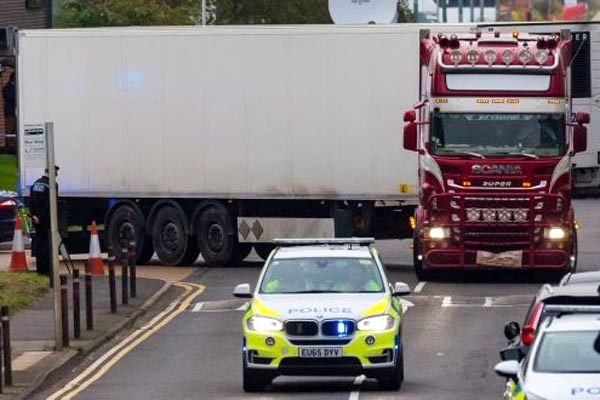 Co gai Nghe An “mat tich” o Anh: Moi gioi tra lai 47000 USD... co truy ra dau so?